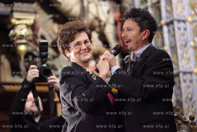 Gdańsk. Dwór Artusa. Promocja ksiazki Danuta Walesa...