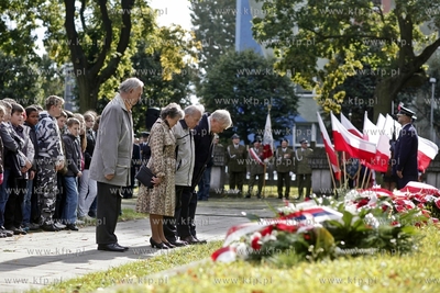 Gdańsk Zaspa. Cmentarz.  Uroczyśtosci z okazji obchodów...