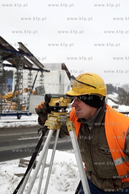 Budowa wiaduktu Pomorskiej Kolei Metropolitalnej nad...