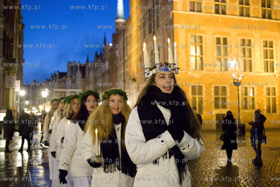 Gdansk. Dlugi Targ. Orszak sw. Lucji ze Szwecji. 01.12.2015...