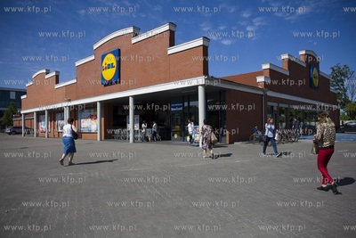 Dyskont spożywczy Lidl przy ul. Grunwaldzkiej w Gdańsku.
09.05.2018
fot....