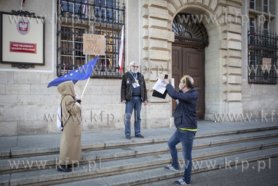 Protest z cyklu Wolne Sądy gdanskiej grupy Obywateli...