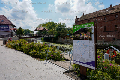 Nowy Dwór Gdański. Promenada wzdłuż rzeki Tugi....