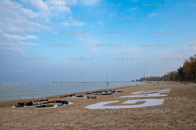 Happening międzynarodowej grupy aktywistów klimatycznych...