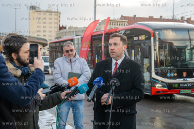 Konferencja poświęcona zmianie operatorów na 18...