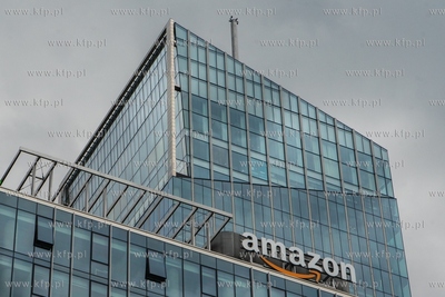 Gdańsk Oliwa. Logo firmy Amazon na budynku Olivia...
