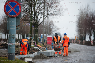Slupsk. Remontowana i modernizowana ulica Grunwaldzka,...