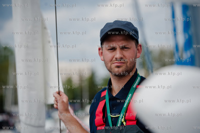 Gdynia. Port Jachtowy. Basen Zaruskiego. Zeglarz Maciej...