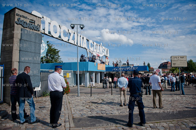 Gdansk. Brama Historyczna nr 2 Stoczni Gdanskiej. Stoczniowy...