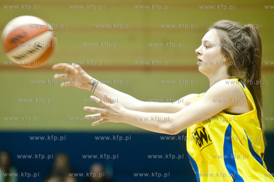 Gdynia, hala GOSiR. Mistrzostwa Polski Juniorek Starszych....