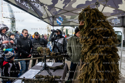 Gdynia. Skwer Kościuszki. Piknik wojskowy pt. Bezpieczna...