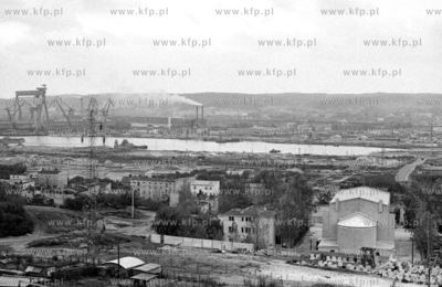 Gdynia Obluze widok na port, stocznie i teren przyszlej...