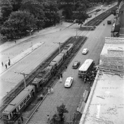 Przystanek tramwajowy i autobusowy przy al. Grunwaldzkiej...
