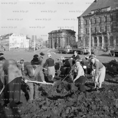 Czyn społeczny na budowie linii tramwajowej W-Z przy...