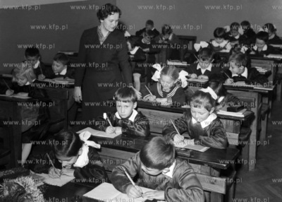 Sprawdzian w szkole podstawowej nr 37 w Gdańsku. 
1963
0008484z
Fot....