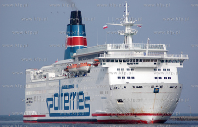 Prom pasazersko-samochodowy m/f "Scandinavia" wchodzi...