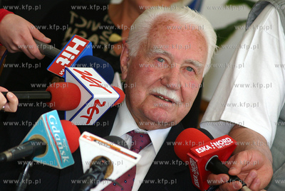 Konferencja prasowa Ryszarda Kaczorowskiego (ostatniego...