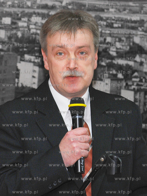 Sesja budzetowa Rady Miasta Rumi. Nz. Janusz Wolanski...