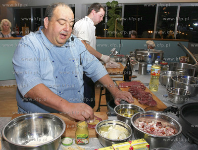 Gdynia, Centrum Gemini. Maciej Kuron podpisywal swoja...