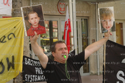 Elblag. Sad Rejowony. Ojcowie i przedstawiciele kilkunastu...