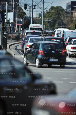 Korki na ulicach Gdanska przed obchodami 30 lecia solidarnosci....