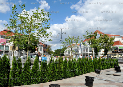 Plac Przyjaciol Sopotu. Ostatnie dni remontu placu,...