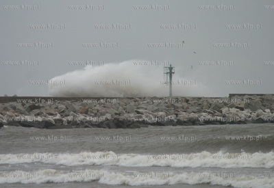 Sztormowa pogoda w Ustce 31.01.2013 
fot. Pahaoo/KFP