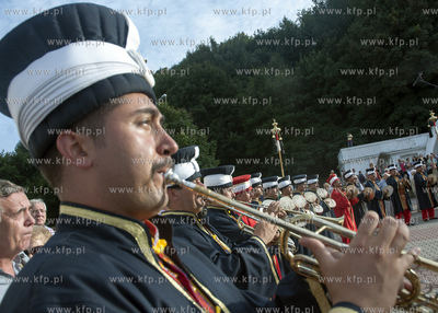Ulicami Gdyni przeszla Orkiestra Tureckich Sil Zbrojnych...