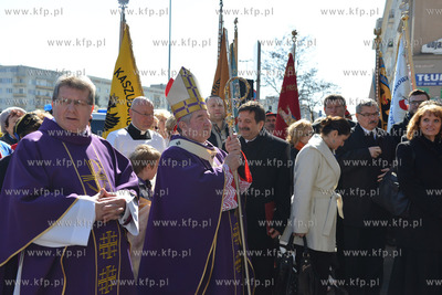 Gdynia. Msza swieta i uroczystosc podpisania aktu erekcyjnego...