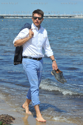 Sopot. Plaza. Spacer Ryszarda Petru z towarzyszeniem...