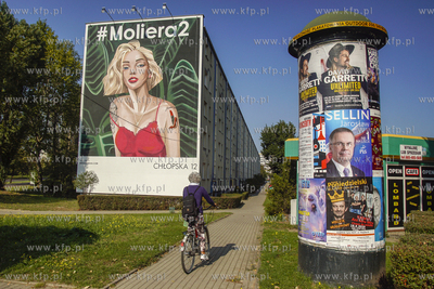 Gdańsk, Przymorze ul. Kołobrzeska. Reklamy wyborcze...