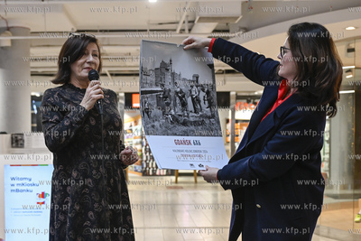 Gdańsk. C.H. Manhattan. Promocja albumu Fot. Kosycarz....