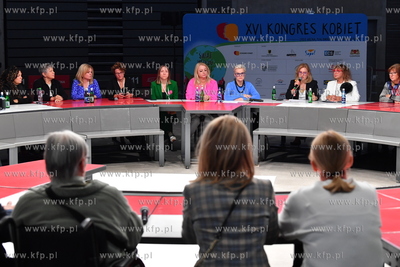 Kongres Kobiet w Ergo Arenie na granicy Gdańska i...