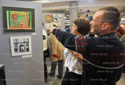 Wystawa w GCH Manhattan we Wrzeszczu. "Fotorysowanie....