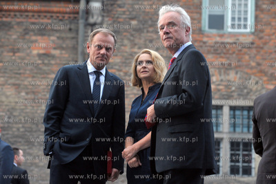 Otwarcie Teatru Szekspirowskiego w Gdansku. Po ogloszeniu...