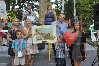10 festyn i akcja charytatywna Zeszyt dla ucznia na...