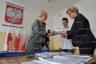 Egzamin gimnazjalny w gimnazjum nr 12 im Marii Sklodowksiej-Curie...