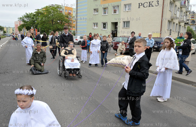 Boże Ciało w Gdańsku Brzeźnie. Procesja na ul....