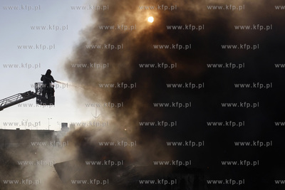 Gdansk. Pozar bylego magazynu rybnego przy ul Kosciuszki.
16.03.2011
fot....