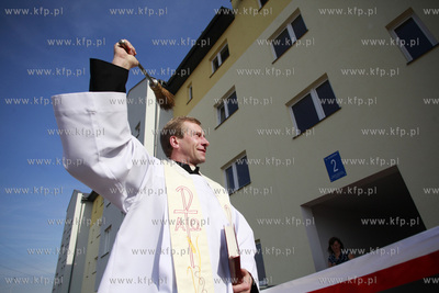 Uroczyste przekazanie do użytku 125 mieszkań wybudowanych...