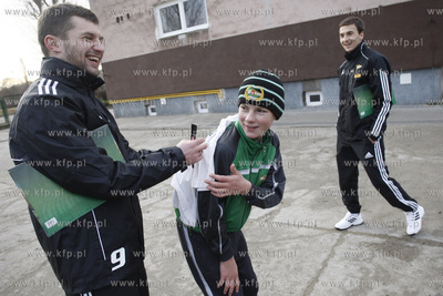 Gdansk Zaspa. Pilkarski turniej dzikich druzyn Do przerwy...