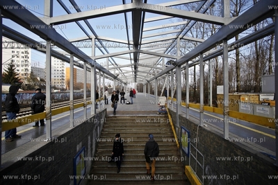 Remont peronu i przejscia podziemnego Szybkiej Kolei...