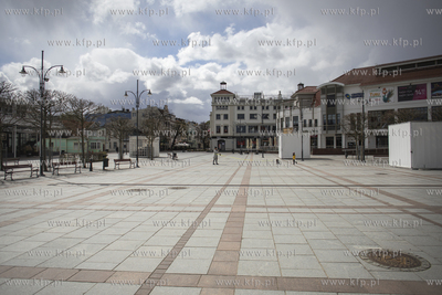 Drugi dzień swiąt wielkanocnych w Sopocie. Plac Przyjaciół...