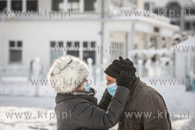 Zima w Sopocie. Seniorzy na molo.
10.02.2021
fot....