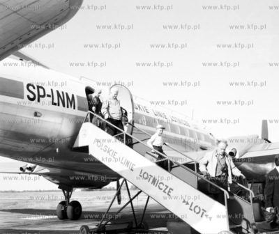 Przylot samolotu PLL LOT na lotnisko w Gdansku - Wrzeszczu....