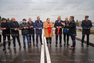 Oficjalne otwarcie wiaduktu w Niestępowie, który...