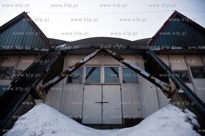 Zamknieta od 2002 roku hala GKS Wybrzeze na Gdanskiej...