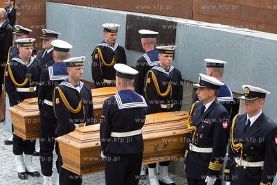 Gdynia, Cmentarz Marynarki Wojennej.  Uroczysty pogrzeb...