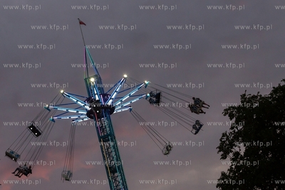 Gdynia, Park  Rady Europy.  Karuzela.  11.07.2019 ...