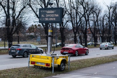 Ograniczenie prędkości do 50 km na godzinę na al....
